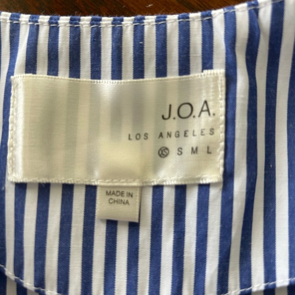 J.O.A Los Angeles Blouse Women's Blue Striped Bow Shoulder Button Up Top - Picture 6 of 8